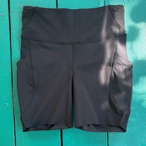 Lululemon Fast and Free Black Shorts- HR- 6 inch